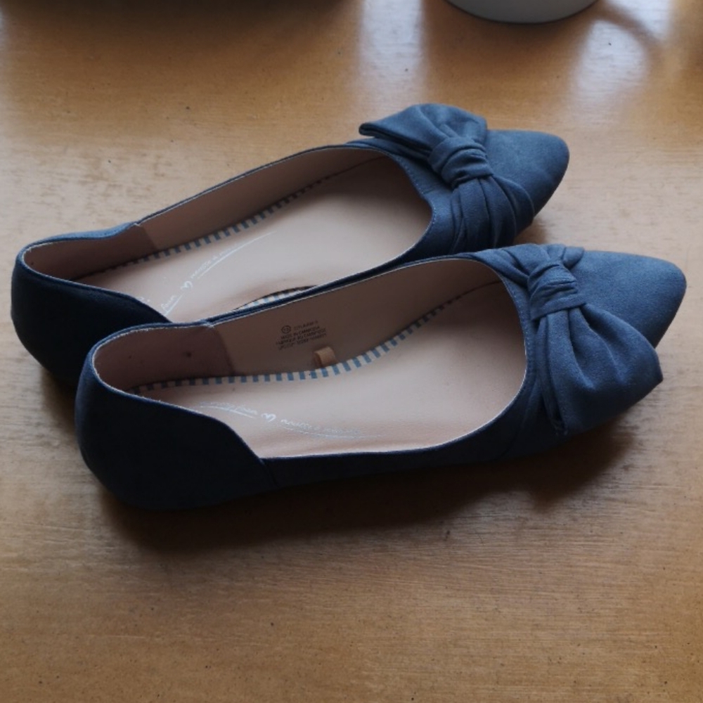Flat shoes